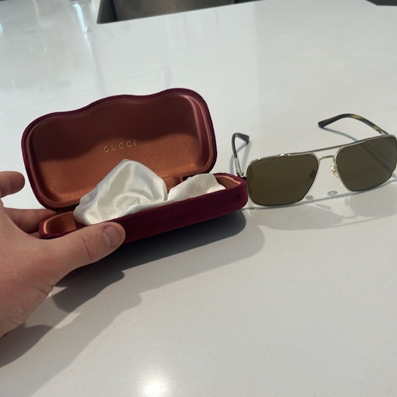 Brand new Gucci sunglasses. Only worn once, got as a gift, not my style - Picture 8 of 11